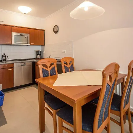 Appartement Komfort Appartement Mit 1 Schlafzimmer Und Balkon Im Obergeschoss 045 *